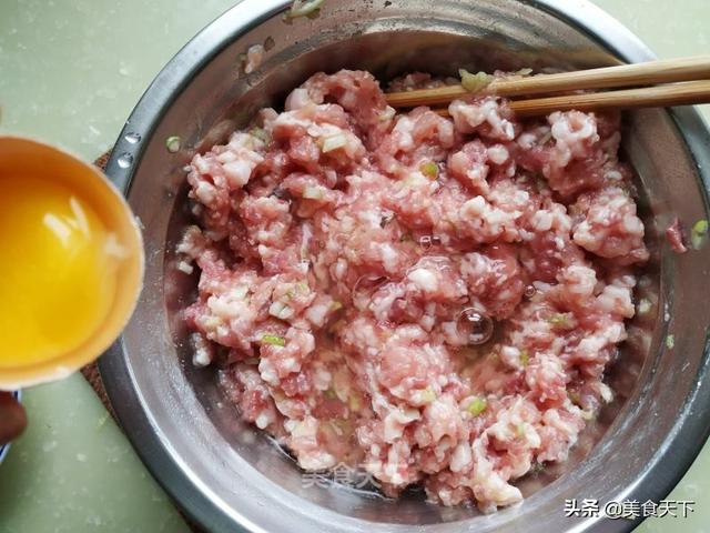 小油菜怎么炒才好吃，小油菜怎么样炒着翠绿（堪比五星饭店大厨哦）