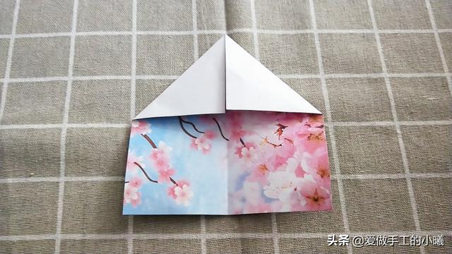 最简单的雨伞折纸方法图解，折纸教程：带爱心的小花伞