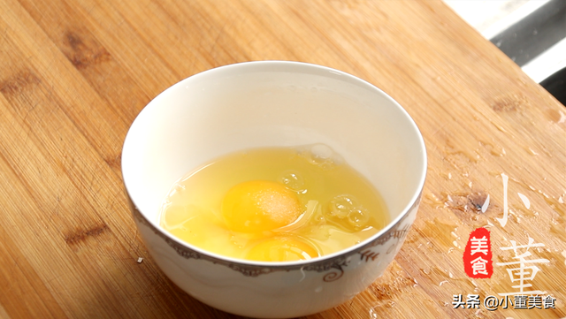 芹菜可以和鸡蛋一起吃吗，芹菜和鸡蛋能一起吃吗（芹菜里加2个鸡蛋）