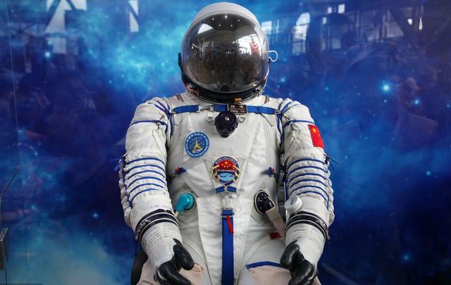 中秋节的月亮怎么画，中秋节的月亮怎么画一等奖（绘画教程/月满中秋）