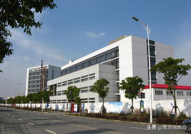 上海天华学院是几本，上海天华学院是三本吗（当地人说太\