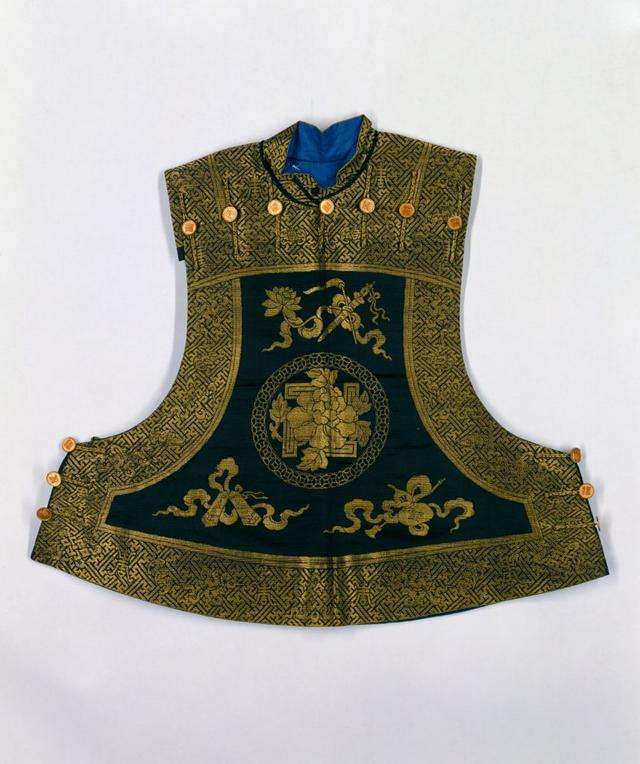 满族服饰图片大全女装,满族人的服饰和装扮有什么特点 - 玉三网