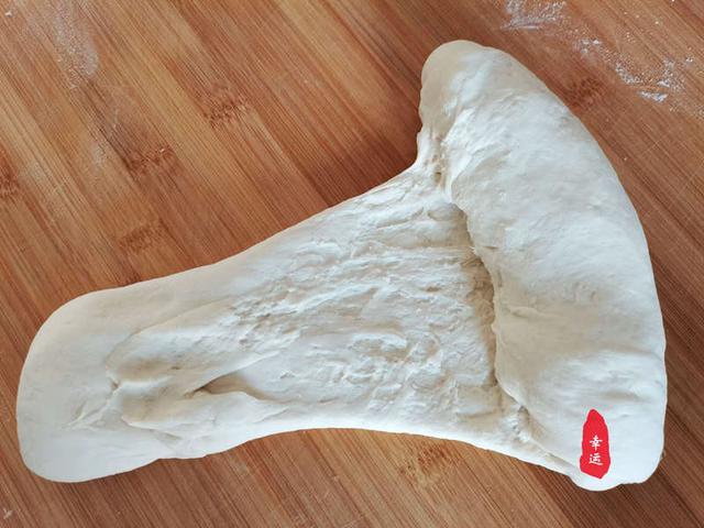 简单枣花卷做法，简单枣花卷做法教程（就是厨房小白也能制作出来）