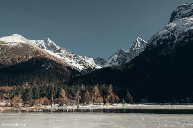 磐羊湖海拔多少米，磐羊湖海拔多少米高度（四姑娘山的娇美背影——毕棚沟）