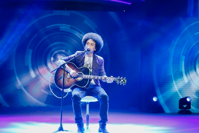 赵英俊出道的音乐才子，薛之谦带一车花去墓地