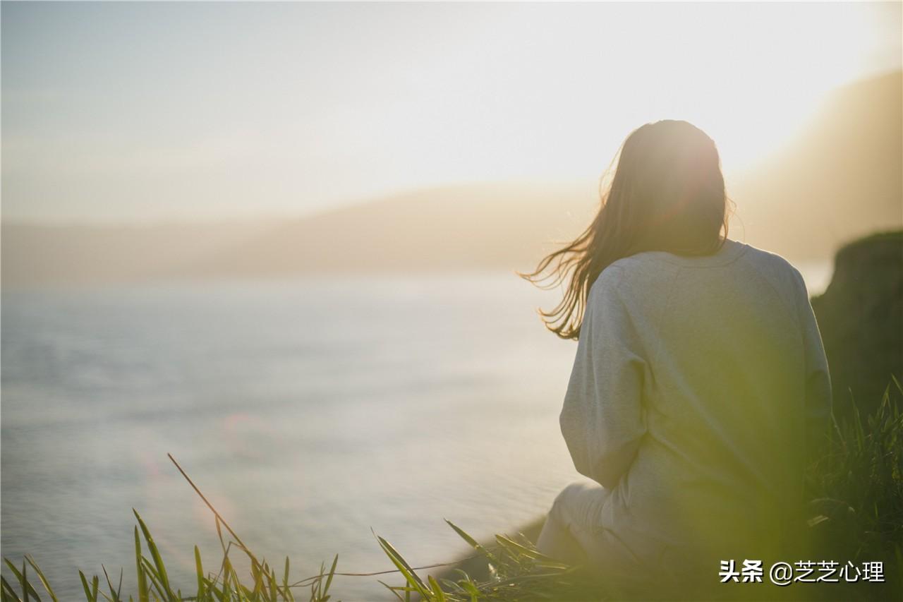 女孩子怎么撒娇，女孩子怎么撒娇卖萌（心理学：撒娇女人最好命）