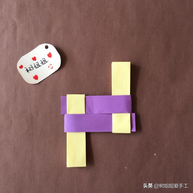 无敌回旋飞镖简单，折超级简单的回旋飞镖（正方形牙签陀螺与回旋飞镖牙签陀螺的折法）