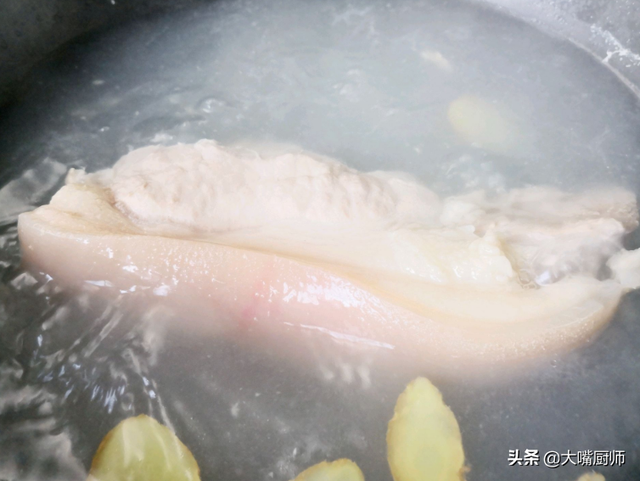 炖牛肉最忌讳两种佐料，炖牛肉最忌讳哪两种佐料（牢记别放“3种料”）