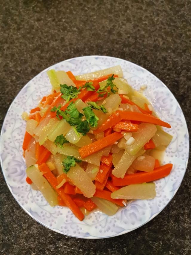清炒冬瓜家常做法，清炒冬瓜家常做法视频（可以说是一菜两吃）
