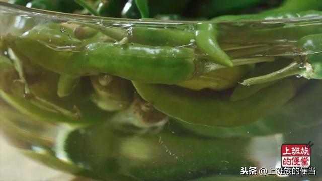 辣椒好吃下饭的做法，辣椒这样做比肉还香