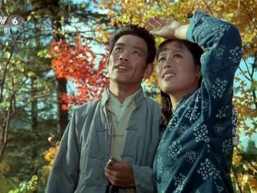 红色经典影视民歌，最新革命红歌最好听的十首歌（那些美到窒息的红色经典歌曲）