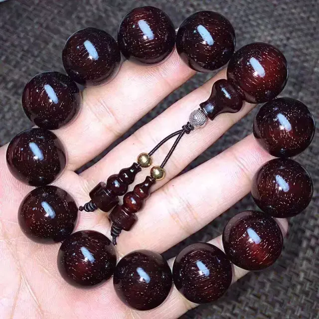 小叶紫檀手串怎么盘玩和保养，小叶紫檀手串怎么鉴别真假（谨记“六盘”、“五不宜”）