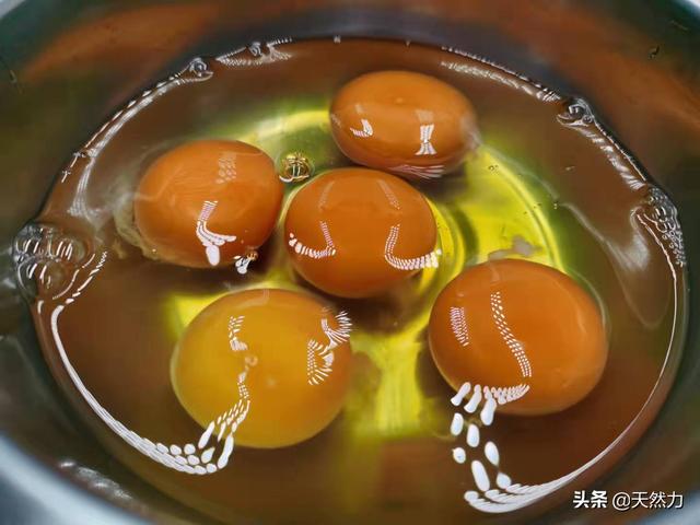 炸鸡蛋酱的做法，东北人喜爱的鸡蛋酱要怎么做才好吃