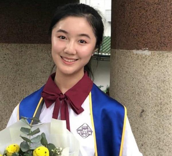 so easy 女孩，步步高点读机女孩（easy”走红的点读机女孩）