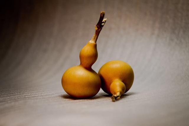 葫芦怎么盘玩包浆，把玩葫芦多久能包浆（文玩葫芦轻松盘出枣红色）