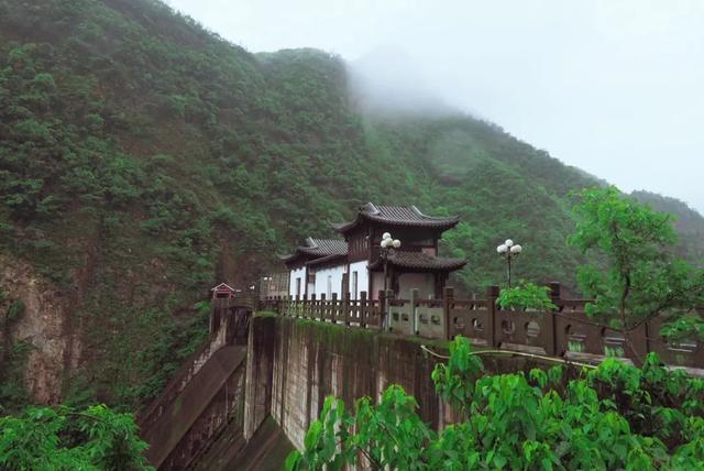 含有雨字的诗句有哪些，含有雨字的诗句有哪些二年级（8首最美的春雨诗词）