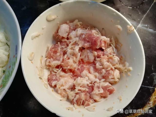 萝卜丝虾皮油墩子的做法，怎样做萝卜丝油墩子（简单易学的萝卜丝饼）