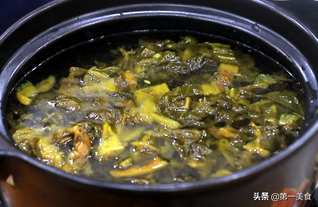 酸菜肉片的做法，水煮酸菜肉片的做法（酸菜炖肉直接下锅绝对又腥又苦）