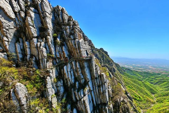 五岳中的中岳是什么山，五岳中的中岳是指哪座山（中国唯一的神岳）