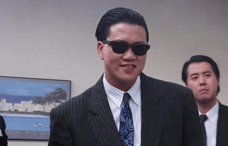 33年前这部港片,万梓良一改江湖大佬形象,邱淑贞是刚出道的绿叶