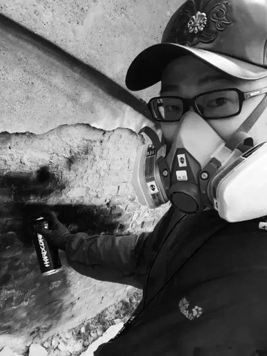 男生网名英文高冷，霸气的英文网名男生   Bohemian 浪荡不羁微信昵称（这位“不务正业”的粗大汉）