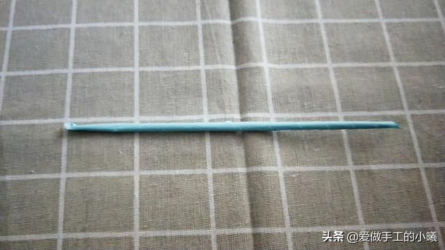 最简单的雨伞折纸方法图解，折纸教程：带爱心的小花伞