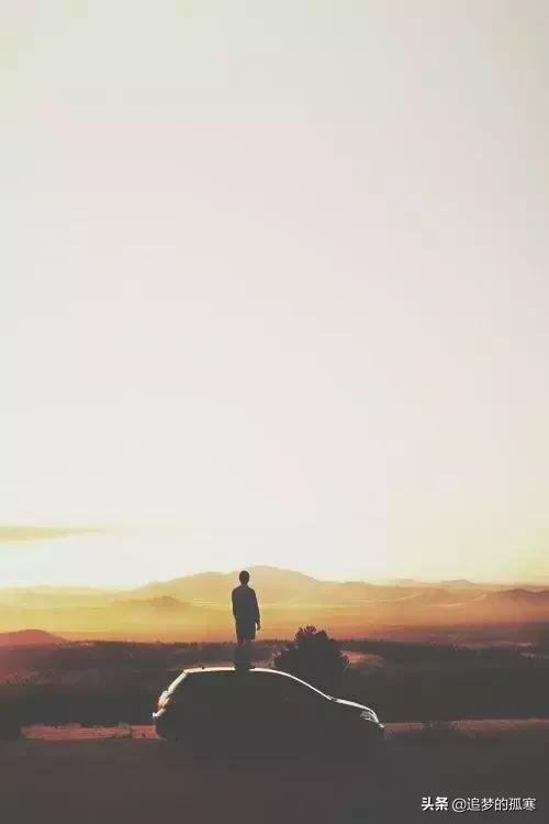 有些关系 渐行渐远  慢慢习惯  一个人很好 ，渐行渐远图片（要习惯任何人的忽冷忽热）