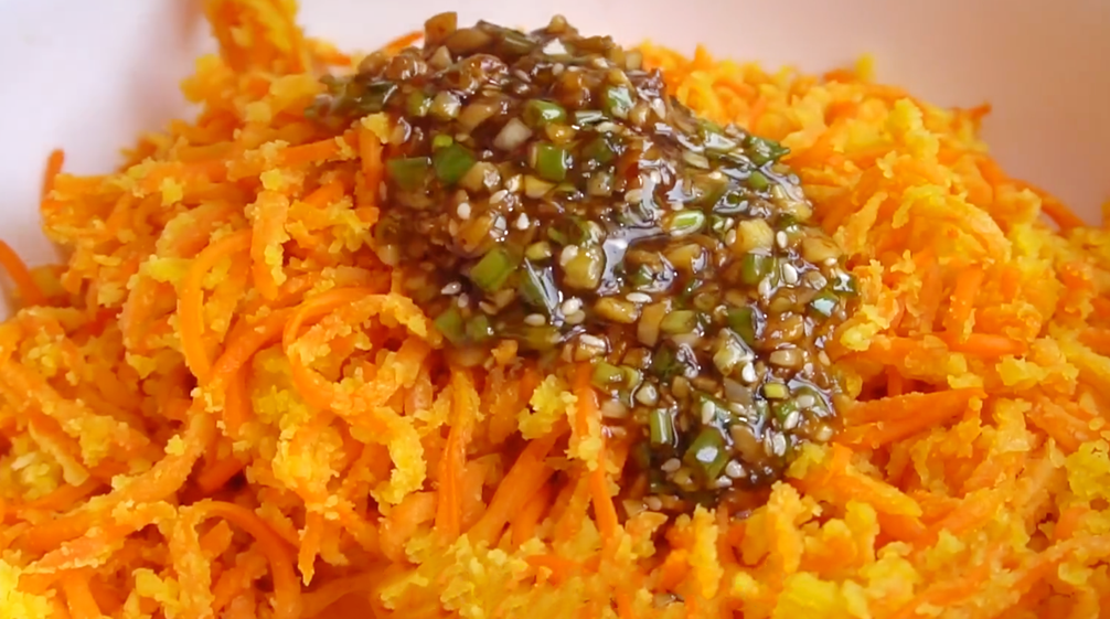圖片[6]-【蒸胡蘿卜絲】做法步驟圖 柔軟筋道特好吃 2元做一大盤-起舞食譜網