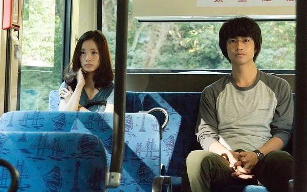 劈腿和出轨有什么区别，劈腿和出轨有区别吗（那个爱炫夫的女人出轨了）