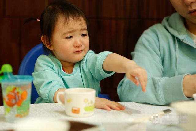 3岁宝宝一不顺心就发脾气，孩子这三种情况可能是抑郁了（4招有效应对爱发脾气的宝宝）