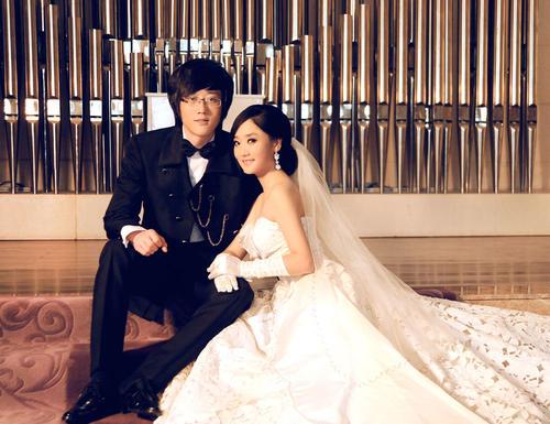 搭档23年未成夫妻，凤凰传奇：同一年结婚生子，早已成为了亲人