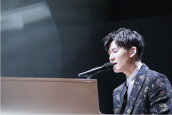 永不失联的爱歌词，永不失联的爱 单依纯（《永不失联的爱》的原唱）