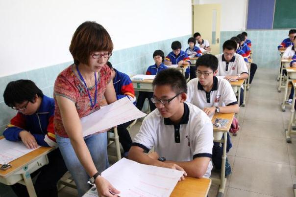 12年义务教育，12年义务教育什么时候开始实行（9年义务教育将改成12年）