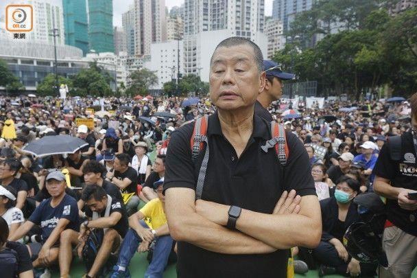 香港护照为什么分蓝黄皮，香港黄本护照用途（为何回归后的香港会养出一批“黄皮白心”的洋奴）