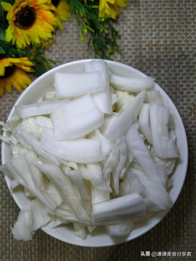 怎样做美味的白菜粉条炒肉末，白菜猪肉炒粉条怎么做（白菜粉条炒肉末就上桌了）