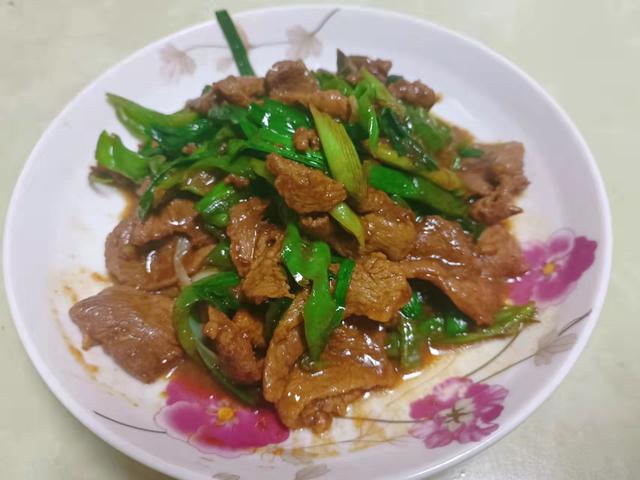 鹅肉怎样做才好吃，鹅肉怎样做好吃配什么样的菜好（把丈母娘家养了4年的大鹅拿回家）