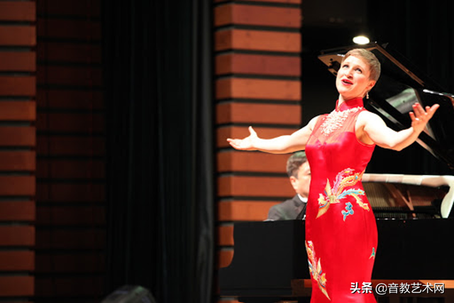 玛依拉变奏曲简谱，玛依拉变奏曲简谱正版（美国人唱《玛依拉变奏曲》）