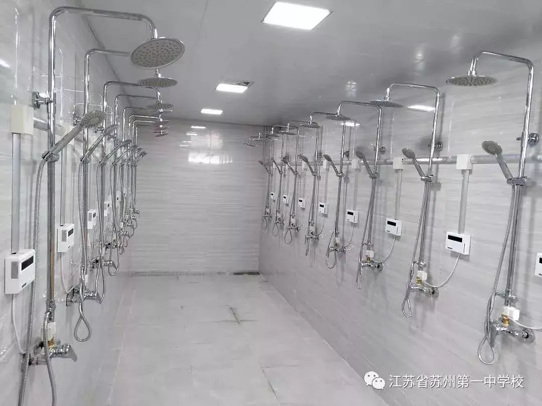 高中宿舍图片(普通高中宿舍图片)