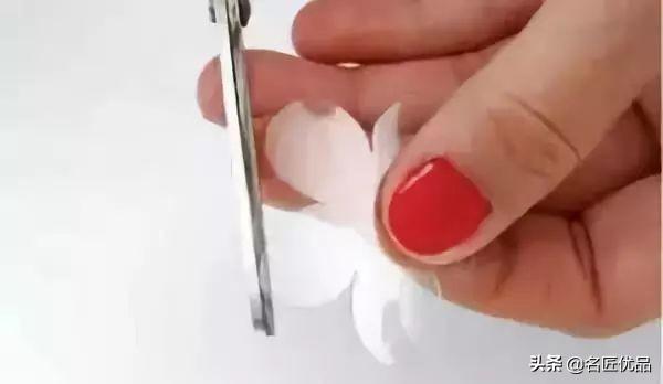 用矿泉水瓶做手工简单又漂亮，简易好看矿泉水瓶手工（趣味变废为宝手工制作）