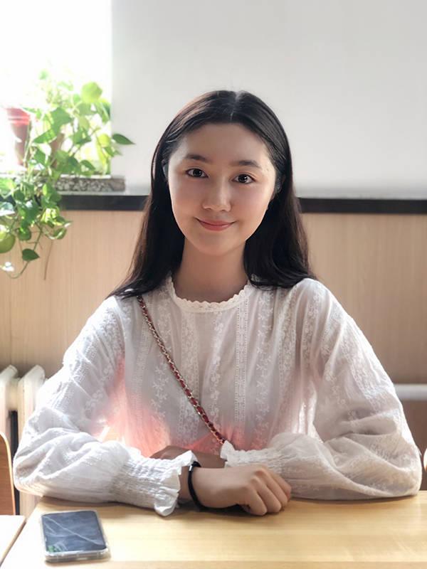 so easy 女孩，步步高点读机女孩（easy”走红的点读机女孩）