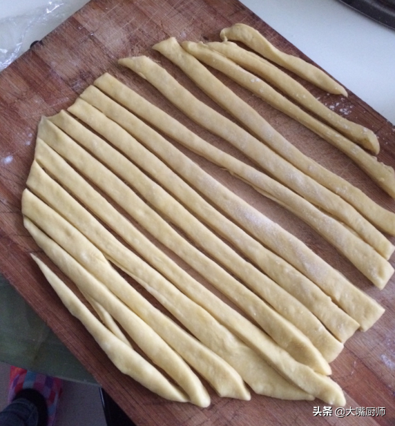 麻花怎么做才能又酥又脆，麻花怎么做又酥又脆教程（酥脆咸香的炸麻花）