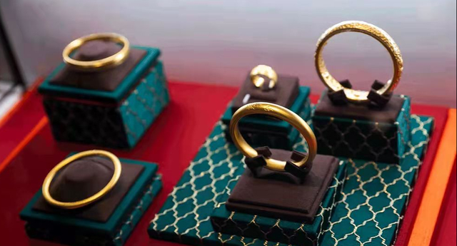 周大福白金项链，周大福白金钻石项链（周大福、周生生、周大生、周六福、六福、金大福珠宝品牌有区别吗）