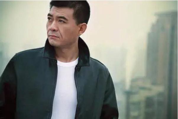 秦海璐的老公，秦海璐的老公的前妻是谁（王新军：有过一次婚姻）