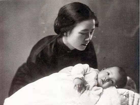 林徽因人生，林徽因经典作品（林徽因从小到大11张经典照片）