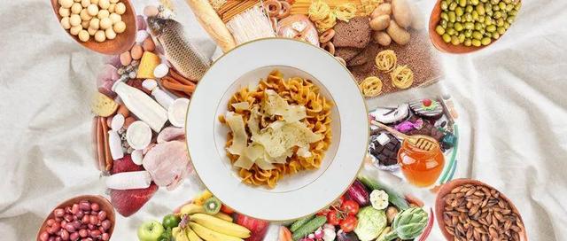 洗头时候掉多少头发才算正常，洗头掉多少头发算正常（防脱、治脱三部曲）