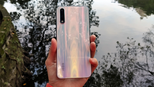 iqooneo855和iqoo哪个值得买，iqooneo855和iqoopro哪个好（855和iQOO）