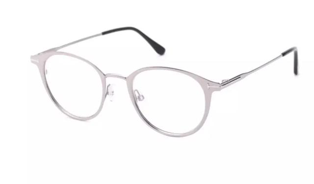 ckj眼镜架属于什么档次，ckj眼镜是什么价位（肖战在眼睛上动了什么手脚）