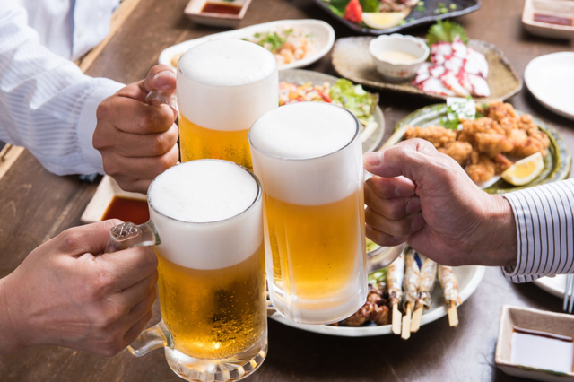 喝醉了难受应该怎么办 喝醉了如何才能解酒，喝醉了难受应该怎么办（快来学几招解酒小妙招）