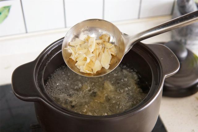 苹果胶怎么吃，苹果胶怎么吃好吃（苹果和红枣是绝配）