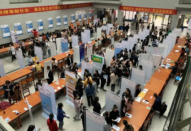 湖南有色金属职业技术学院官网，2021级湖南有色金属职业技术学院新生开学时间和入学指南及入学军训考试（湖南有色金属职业技术学院2020年单独招生指南）